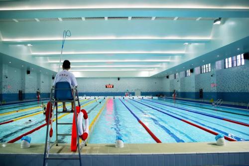 案例分享|复旦大学首座室内游泳池